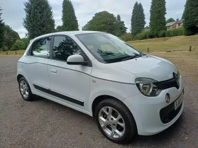 Used Renault Twingo Dynamique 70 HP (51 kW) 2015 White Hatchback