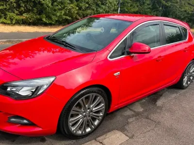 Used Vauxhall Astra SRi 165 HP (121 kW) 2012 Red Hatchback