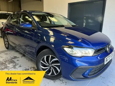 Usado VW Polo Life 95 HP (69 kW) 2022 Azul Citadino