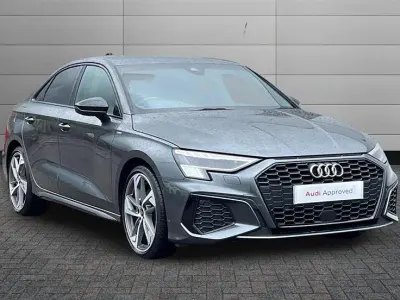 Usado Audi A3 Comfort 150 HP (110 kW) 2022 Cinzento Sedan
