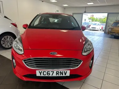 Usado Ford Fiesta Zetec 2017 Rojo Utilitario