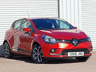 Used Renault Clio Play 90 HP (66 kW) 2018 Red Hatchback