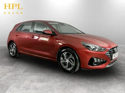 Second-hand Hyundai i30 SE 120 CP (88 kW) 2023 Roșu Hatchback