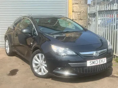 Used Vauxhall Astra GTC SRi 140 HP (102 kW) 2013 Black Hatchback