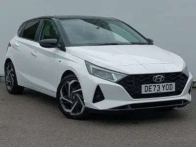 Used Hyundai i20 Ultimate 100 HP (73 kW) 2023 White Hatchback