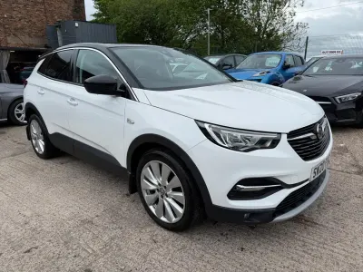 Usado Vauxhall Grandland X Elite 130 HP (95 kW) 2020 Branco SUV