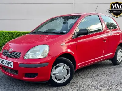 Used Toyota Yaris T2 65 HP (47 kW) 2004 Red Hatchback