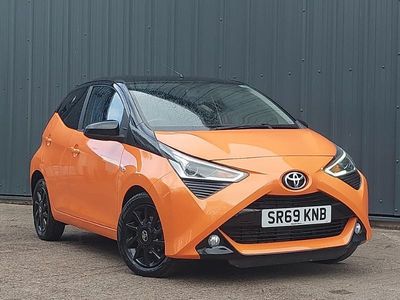 Usado Toyota Aygo X-cite 72 HP (52 kW) 2019 Laranja Citadino