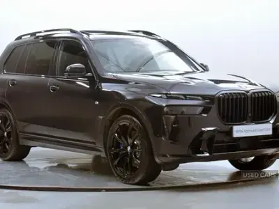 Używany BMW X7 M Sport 352 KM (258 kW) 2023 Czarny SUV