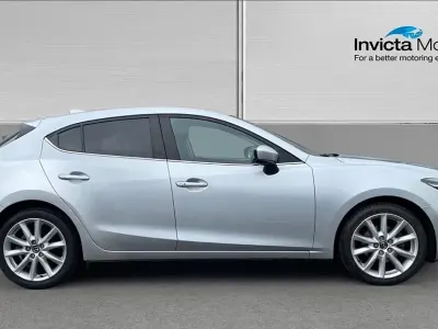Używany Mazda 3 Inclusive 2018 Srebrny Hatchback