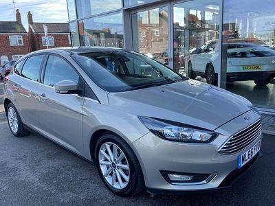 Used Ford Focus Titanium 125 HP (91 kW) 2016 Silver Hatchback