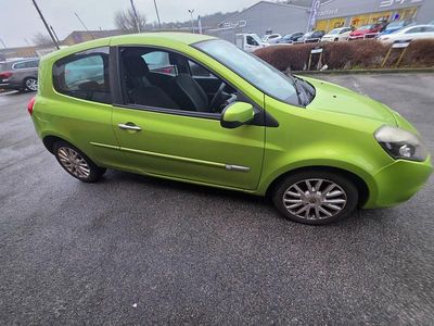 Used Renault Clio II Dynamique 75 HP (55 kW) 2011 Green Hatchback