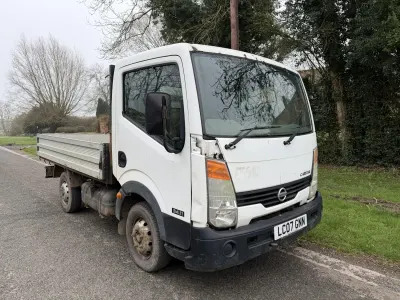 Usado Nissan Cabstar 2007 Branco Pickup