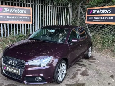 Używany Audi A1 Sport 105 KM (77 kW) 2012 Czerwony Hatchback