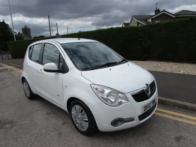 Used Vauxhall Agila Club 85 HP (62 kW) 2010 White MPV