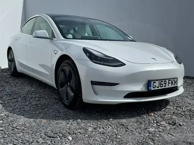 Used Tesla Model 3 Performance 461 kW (627 HP) 2019 White Sedan