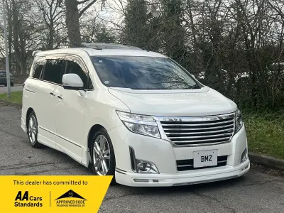 Używany Nissan Elgrand 2010 Biały Minivan