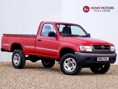 Used Toyota HiLux 2003 Red Pickup