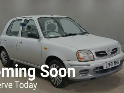 Begagnad Nissan Micra S 60 HK (44 kW) 2001 Silver Halvkombi