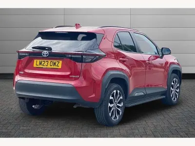 Used Toyota Yaris Cross Design 116 HP (85 kW) 2023 Red SUV