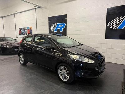 Używany Ford Fiesta Zetec 82 KM (60 kW) 2015 Czarny Hatchback