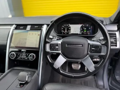 Usado Land Rover Discovery 5 R-Dynamic 250 CV (183 kW) 2021 Gris SUV