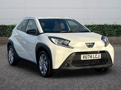 Used Toyota Aygo X PURE 72 HP (52 kW) 2024 White SUV