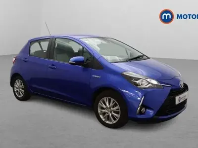Used Toyota Yaris Hybrid 101 HP (74 kW) 2019 Blue Hatchback