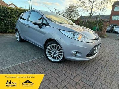 Used Ford Fiesta Titanium 96 HP (70 kW) 2011 Silver Hatchback