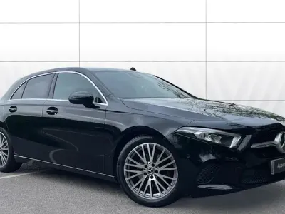 Begagnad Mercedes A200 Executive 163 HK (119 kW) 2022 Svart Halvkombi