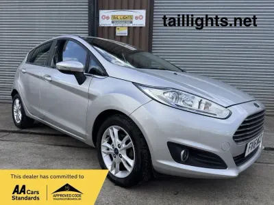 Used Ford Fiesta Zetec 82 HP (60 kW) 2016 Silver Hatchback