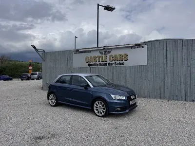 Używany Audi A1 S-Line 2015 Niebieski Hatchback