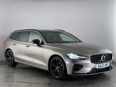 Usado Volvo V60 R-Design 2022 Cinzento Carrinha