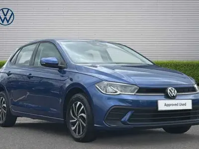 Used VW Polo Life 95 HP (69 kW) 2024 Reef blue metallic Hatchback