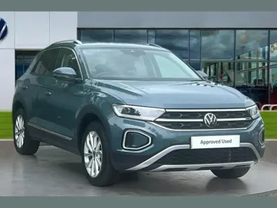 Used VW T-Roc Style 150 HP (110 kW) 2025 Blue SUV