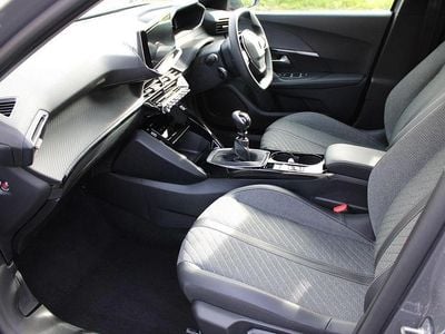 Used Peugeot 2008 Allure 99 HP (72 kW) 2025 Grey SUV