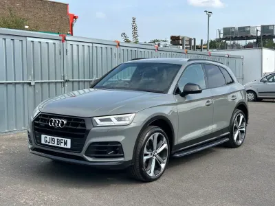 Used Audi Q5 Comfort 190 HP (139 kW) 2019 Grey SUV