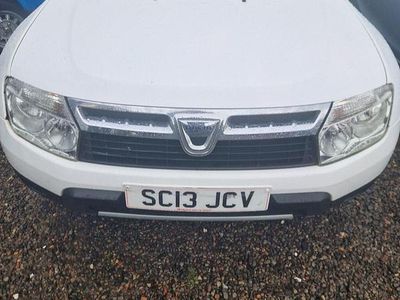 Used Dacia Duster Lauréate 2013 White Hatchback
