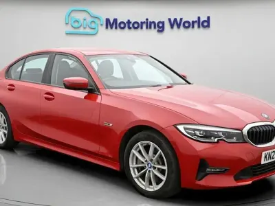 Usado BMW 330e 292 HP (214 kW) 2022 Vermelho Sedan