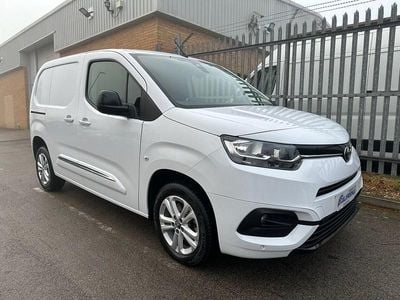 White Used 2023 Toyota Proace Design MPV | £16,995 (Fair price)