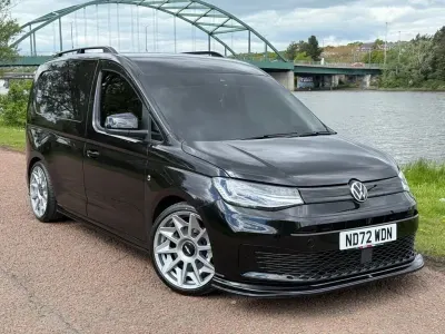 Usado VW Caddy 114 CV (83 kW) 2023 Negro Monovolumen