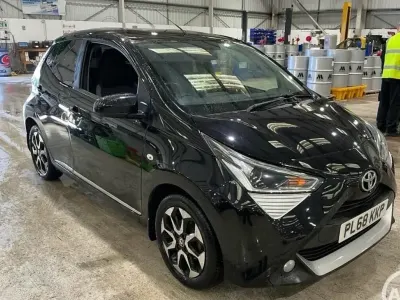 Used Toyota Aygo X-plore 72 HP (52 kW) 2019 Black Hatchback