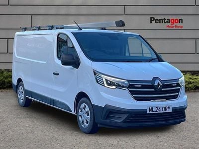 White Used 2024 Renault Trafic MPV | £19,295 (Fair price)