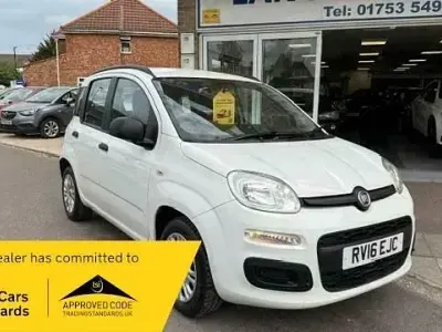 Używany Fiat Panda Easy 69 KM (50 kW) 2016 Biały Hatchback