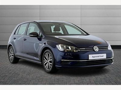 Blue Used 2018 VW Golf VII SE Hatchback | £13,690 (Fair price)