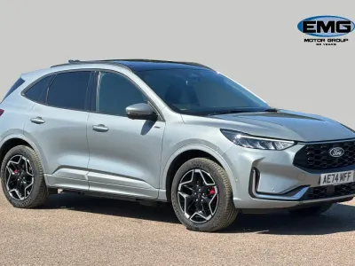 Usado Ford Kuga ST-Line X 243 CV (178 kW) 2024 Plateado SUV