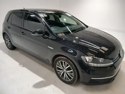 Używany VW Golf VII SE 130 KM (95 kW) 2018 Czarny Hatchback