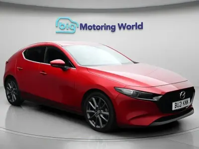 Usado Mazda 3 Inclusive 122 CV (89 kW) 2021 Rojo Utilitario