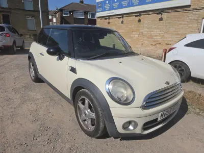 Used Mini Cooper D Hatch 110 HP (80 kW) 2009 White Hatchback