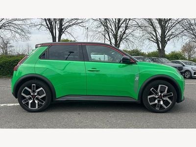 New Renault R5 Komfort 110 kW (150 HP) 2025 Twotone metallic  pop green with black roof + red roof line  Hatchback